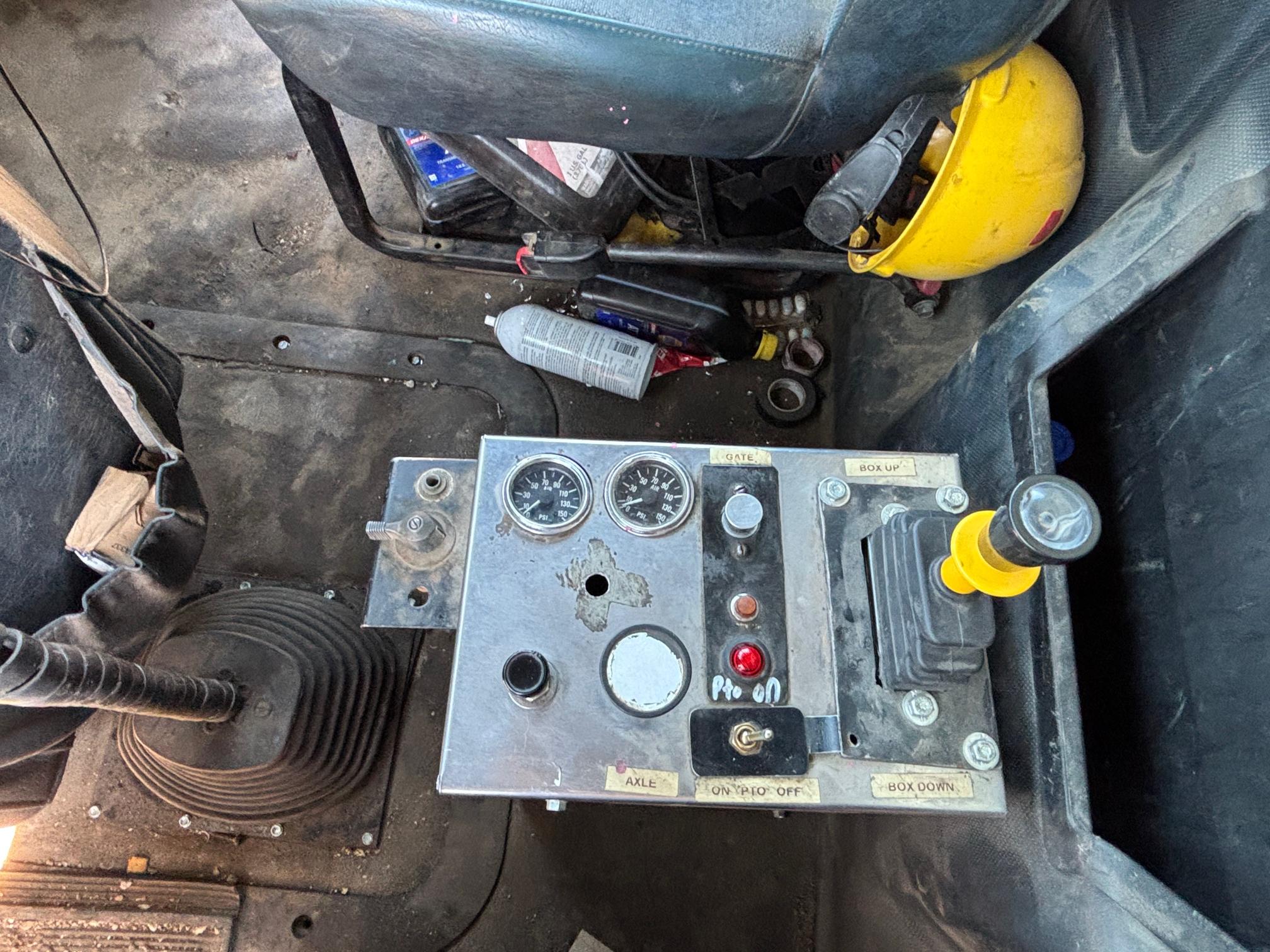 1997 MACK CL713 - Image 20